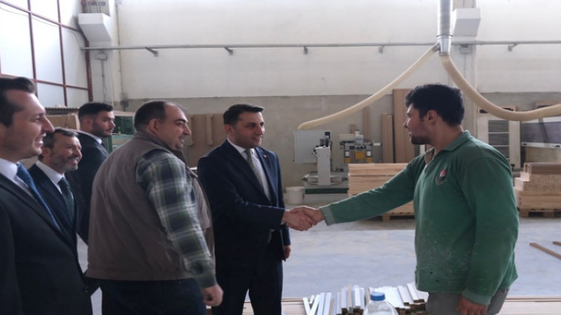 Fatih Aydın saha çalışmalarında mobilya esnafı ile buluştu