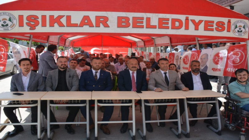 MHP'nin bayramlaşma törenine partililer yoğun ilgi gösterdi