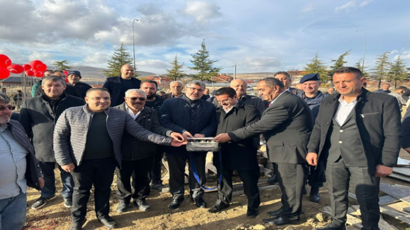 Ali Özkaya, Emirdağ ve Şuhut ilçelerinde bir dizi programlara katıldı