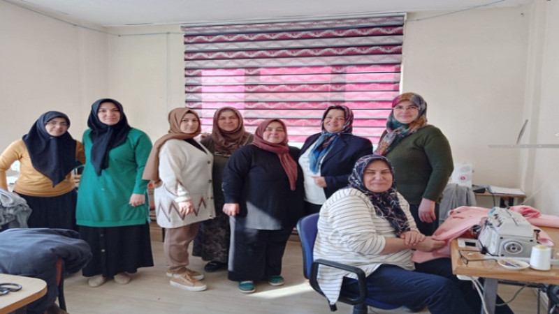 Başmakçı halkı Gazzeli çocukların yanında