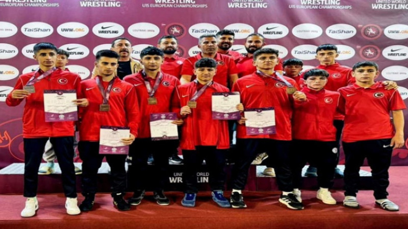 Osman Kaplan, U-15 48 kg kategorisinde Avrupa'da ikinci oldu