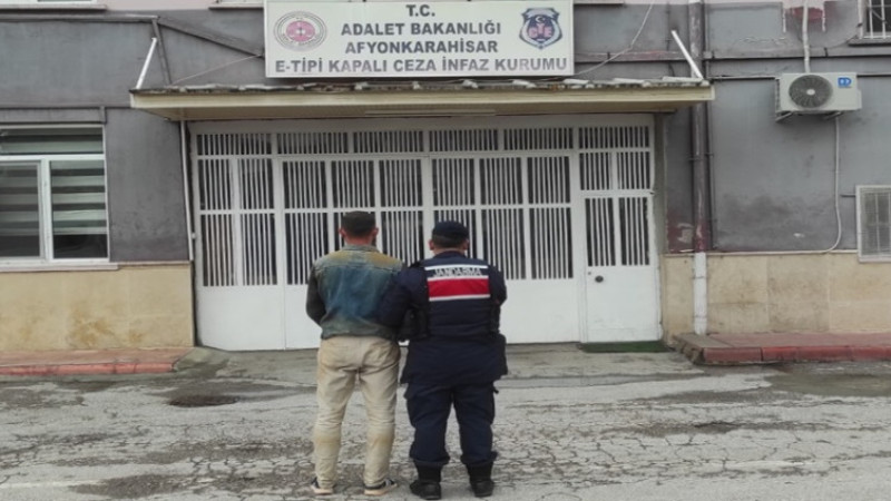 Dolandırıcılık suçundan aranan şahıs yakalandı