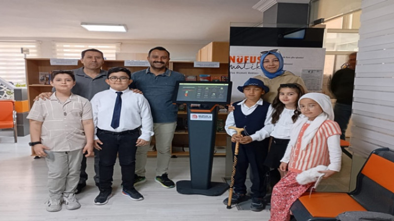 Emirdağ'da minik öğrenciler bayram kapsamında nüfusmatiği tanıttılar