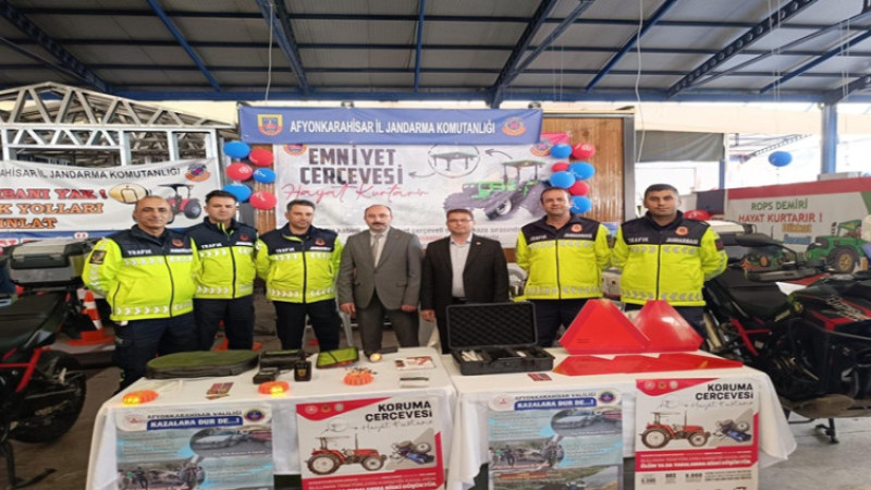 Saadet Partisi, Sandıklı Tarım Fuarını ziyaret etti