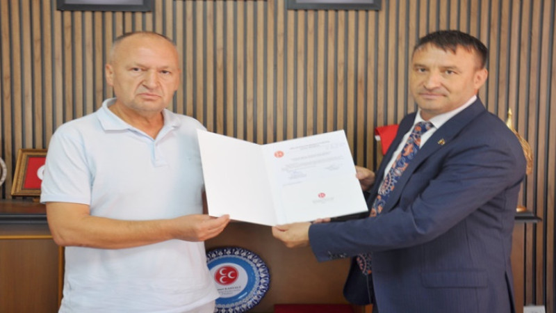 MHP Afyonkarahisar’da 3 ilçe başkanlıklarında bayrak değişimi 