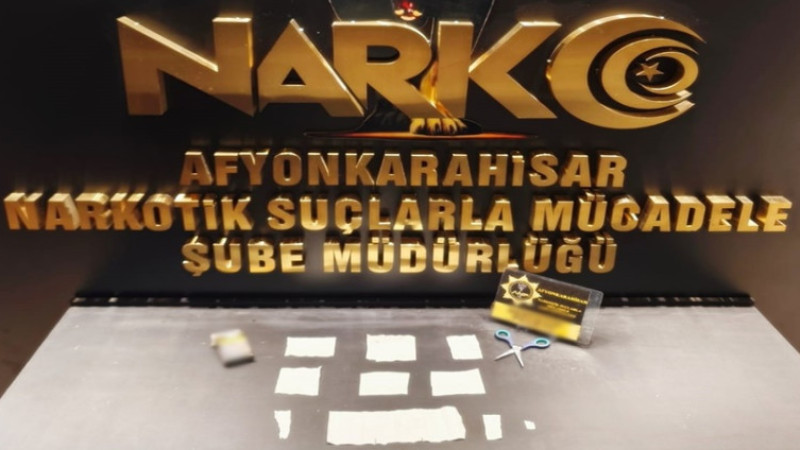 Ekipler tarafından peçeteye emdirilmiş uyuşturucu maddeler yakalandı