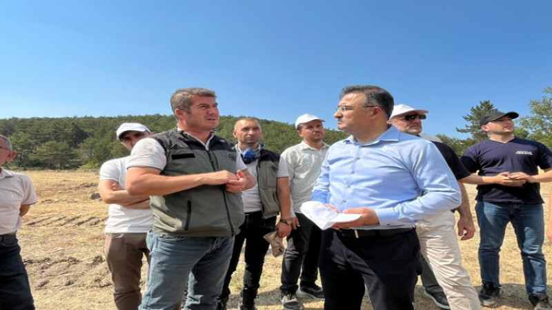 AK Parti Heyeti Sarıcaova Köyü’nde yangın bölgesinde