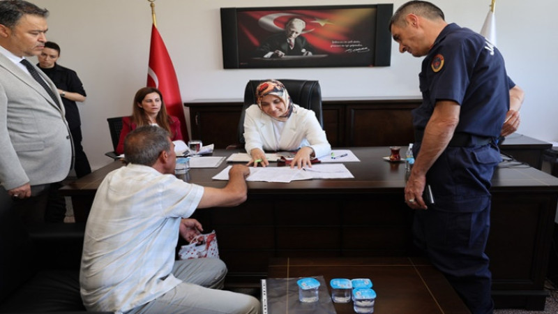 Vali Yiğitbaşı, Halk Günü’nde vatandaşları dinledi