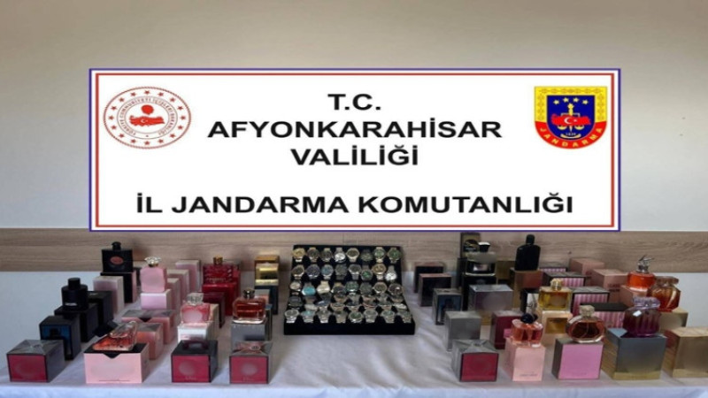 Sülümenli'de kaçak parfüm ve kol saatleri ele geçirildi
