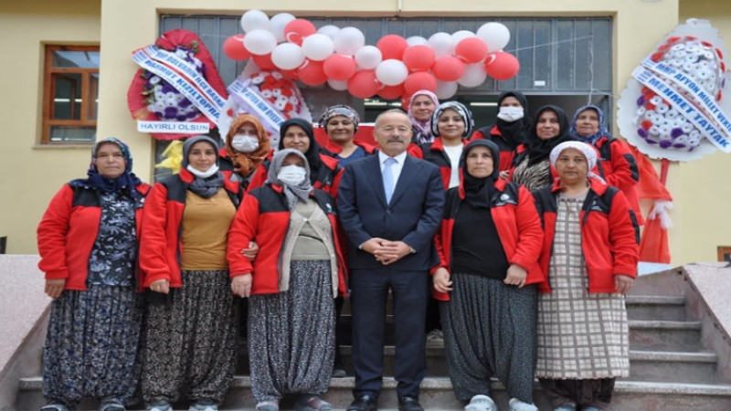 Mehmet Taytak, çeşitli iş yerlerinin açılışlarında bulundu