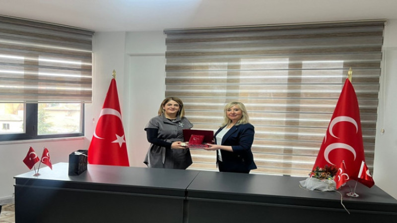 Hülya Kalaycı'dan MHP'li Çelikbilek'e nezaket ziyareti 